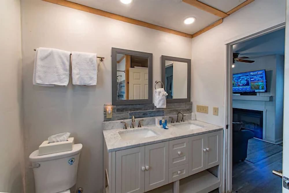 Edgewater Resort - photo 104