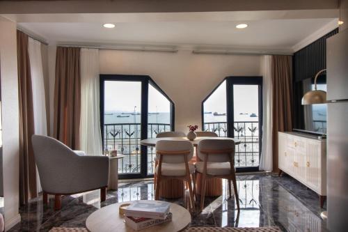 Classy 2BR Hideaway with Dazzling Panorama — 4-Star Luxury Hotel in Istanbul, Turkey