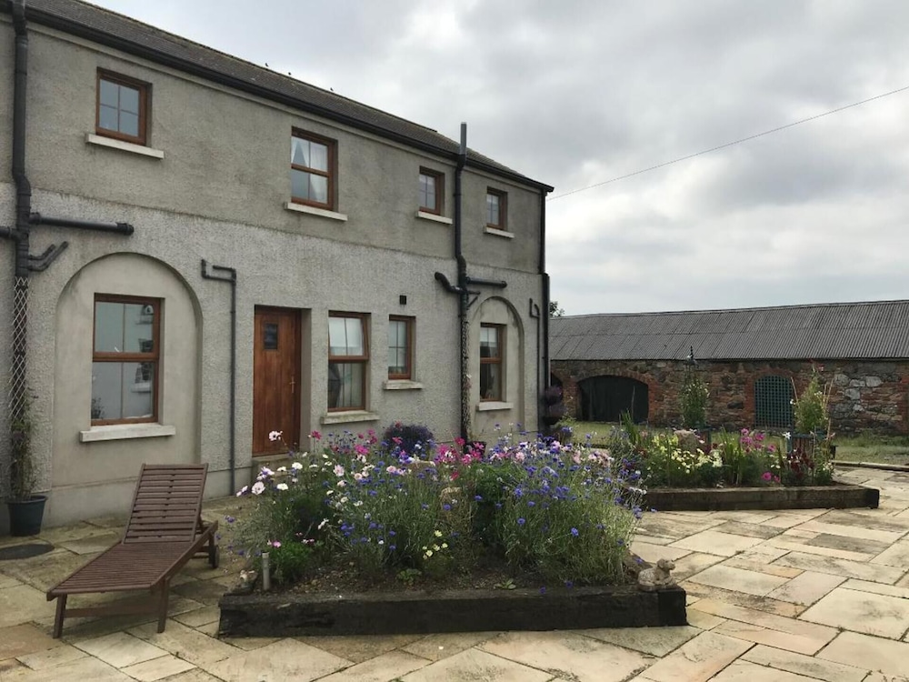 Charming 3 Bed Cottage Moira Hillsborough 14699223 — Craigavon