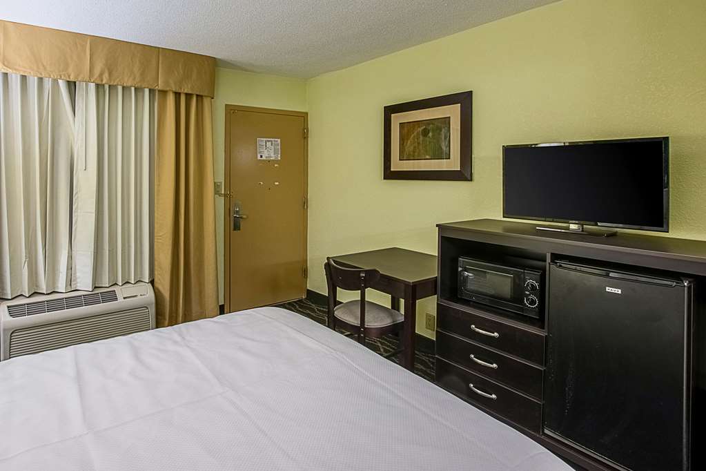 Clarion Inn Columbia Airport - photo 12