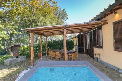 Tra cielo e mare in Monteverdi Marittimo, Italy