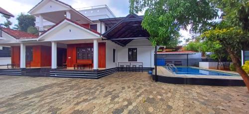 Empire Pool Villa — 4-Star Luxury Hotel in Kalpatta, India