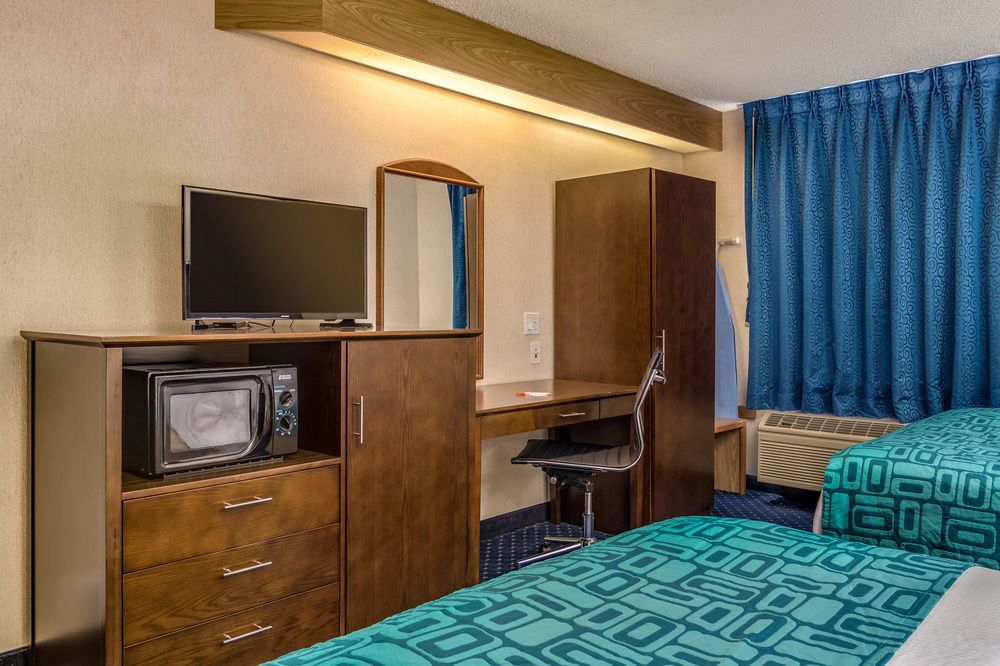 Howard Johnson Inn and Suites by Vancouver Mall - photo 14