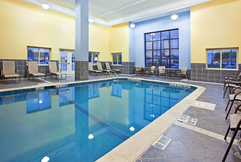 Holiday Inn Express Hotel & Suites Niagara Falls by IHG - photo 15