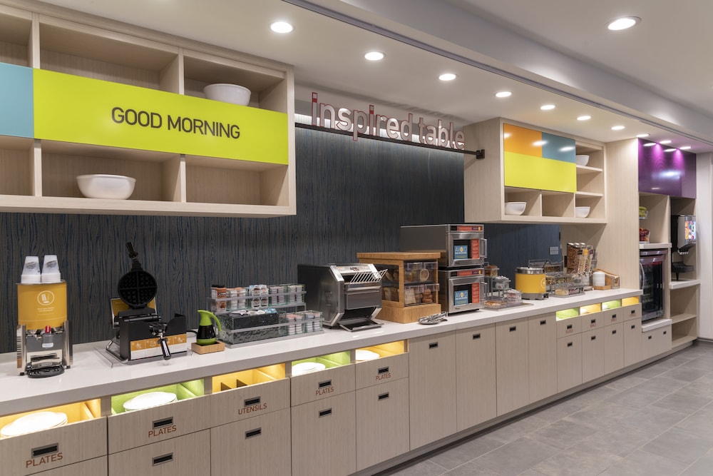 Home2 Suites by Hilton Indianapolis Airport - photo 33