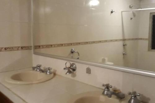 Casa Ejecutivo Zona Iteso Bahía de Acapulco — 4-Star Luxury Hotel in Guadalajara, Mexico