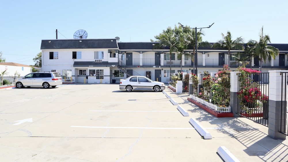 Value Inn Bellflower - photo 20