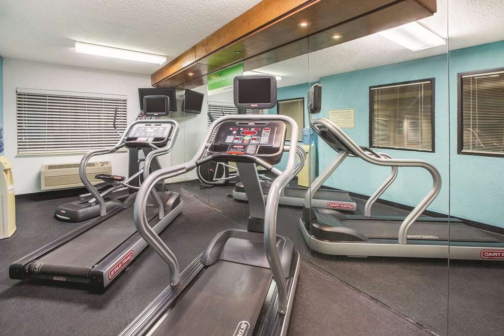 La Quinta Inn & Suites by Wyndham Erie - photo 17