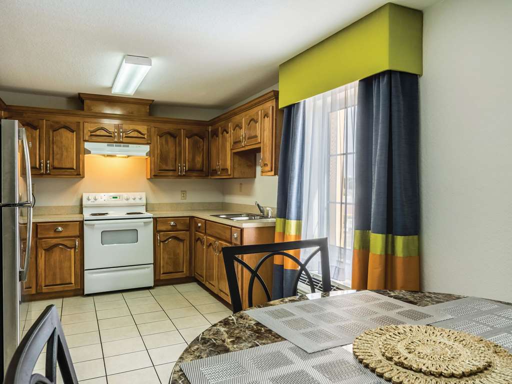 La Quinta Inn & Suites by Wyndham Prattville - photo 41