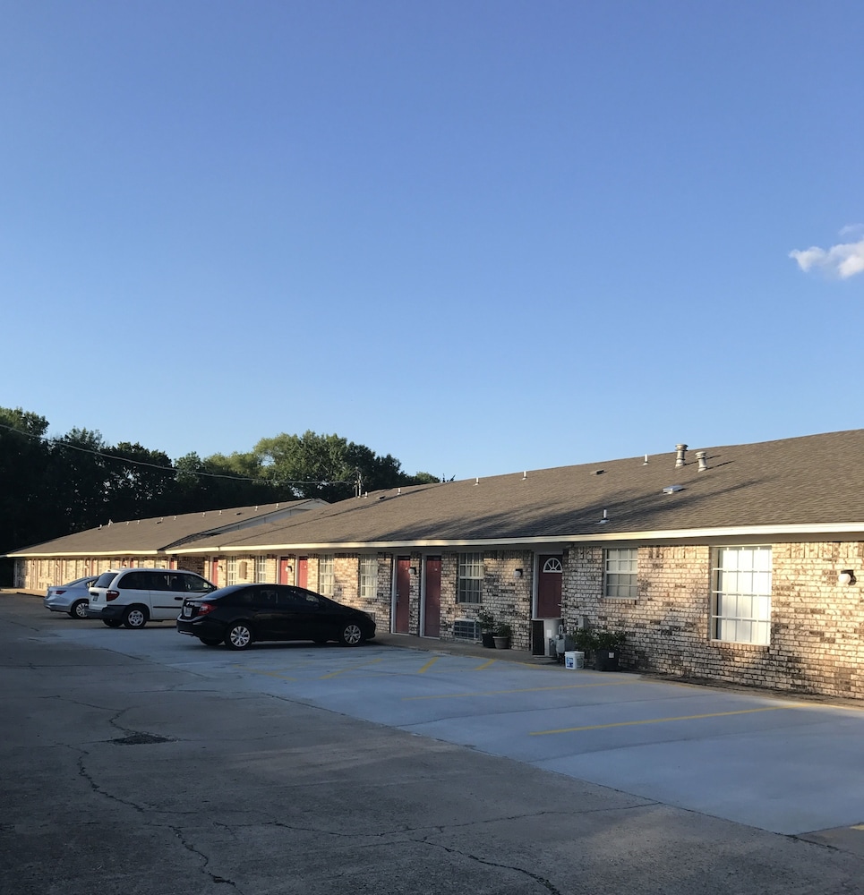 Relax Inn Henryetta - photo 21