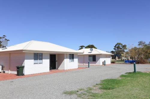 Narembeen Caravan Park - last minute hotel in Unknown City
