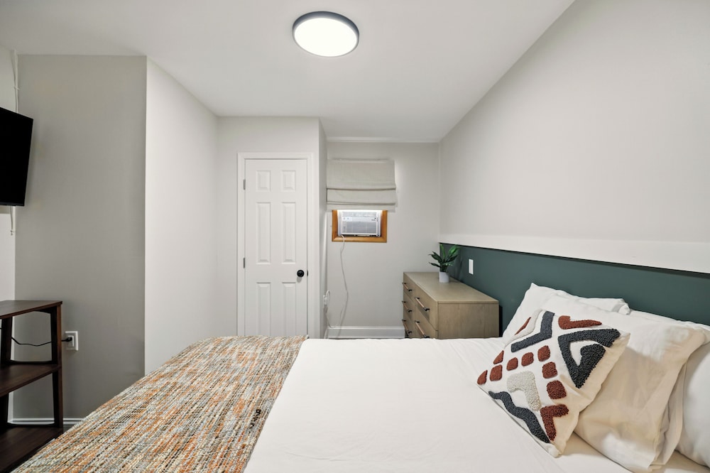 Hillside Motel LLC - photo 30