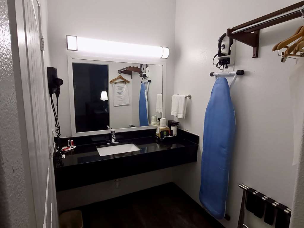 Super 8 by Wyndham Forney East Dallas - photo 15