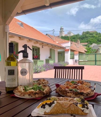 Pannonhalma Várlak Vendégház — 4-Star Luxury Hotel in Pannonhalma, Hungary
