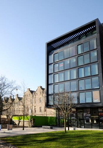Simpsons Loan 273 — 4-Star Luxury Hotel in Edinburgh, United Kingdom