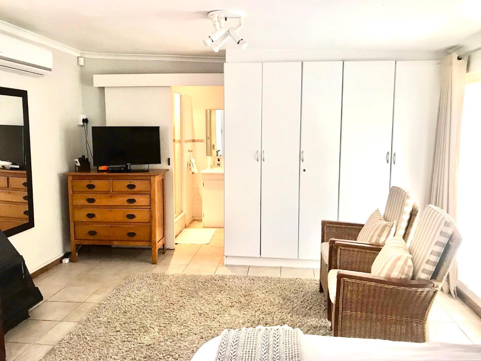 10VDW Self Catering Apartments Newly Renovated