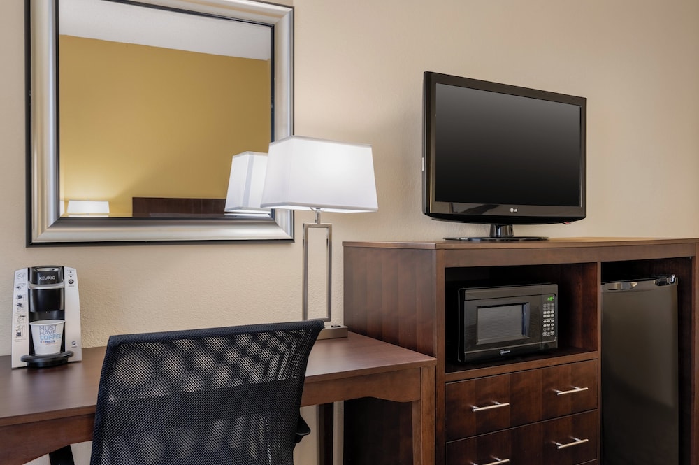 Holiday Inn Express Tallahassee I 10 E by IHG - photo 20