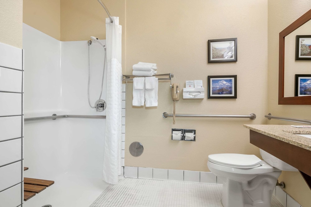 Comfort Inn Medford North - photo 9