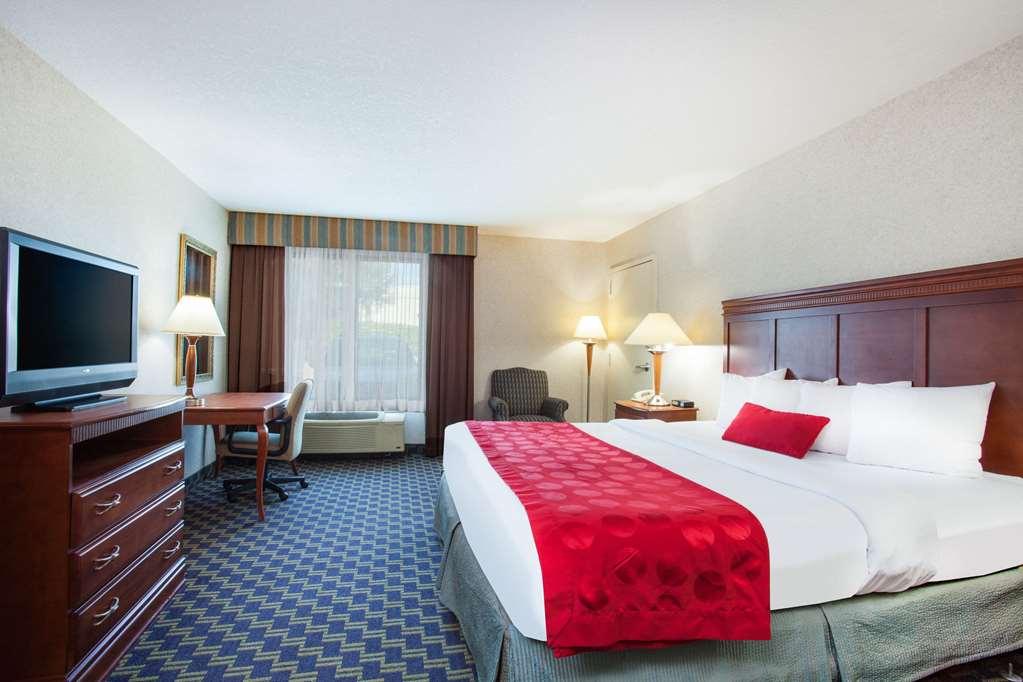 Ramada by Wyndham Jacksonville I 95 by Butler Blvd - photo 49