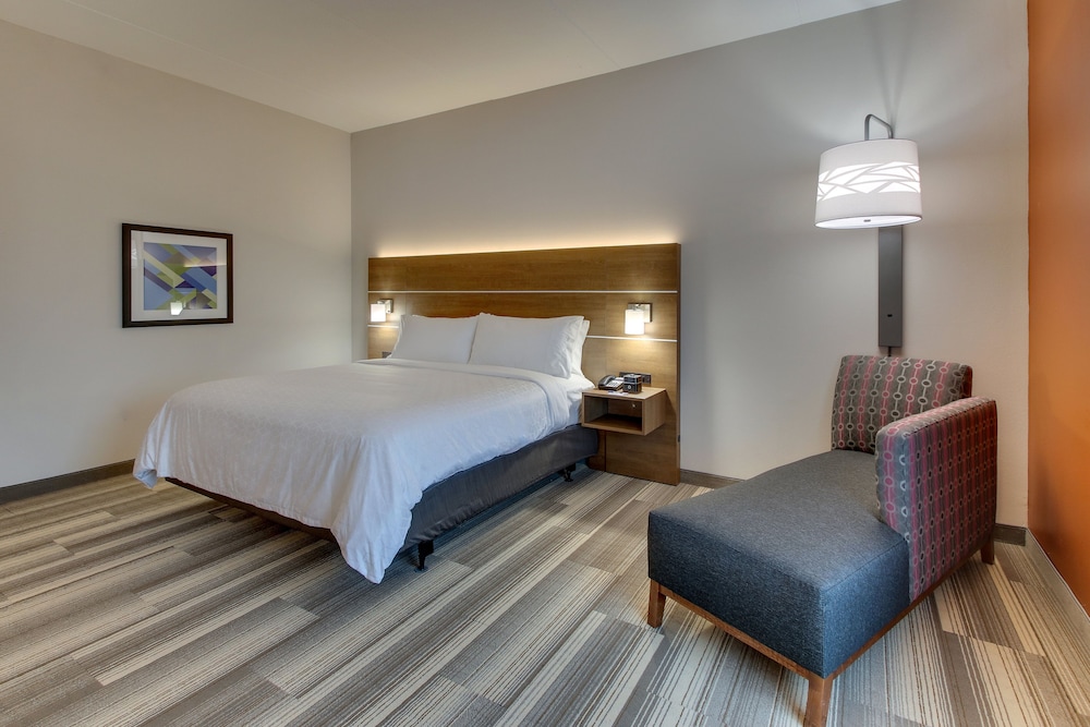 Holiday Inn Express & Suites Nashville Metrocenter Downtown by IHG - photo 17