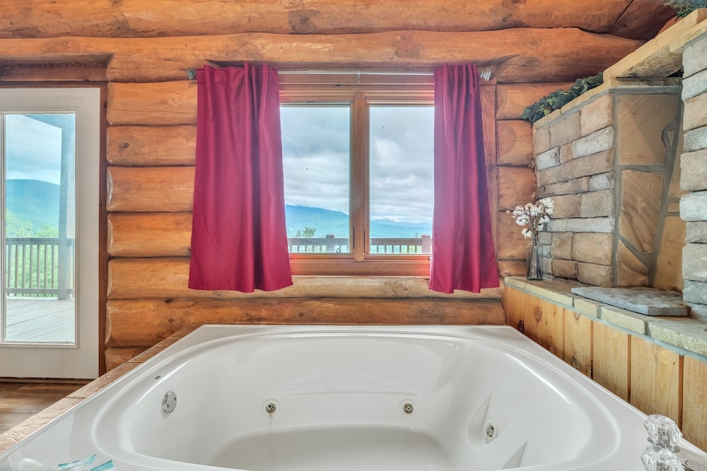 Sky Views Panoramic Views 2 Bedroom Cabin by Heavenly Views Resort - photo 16