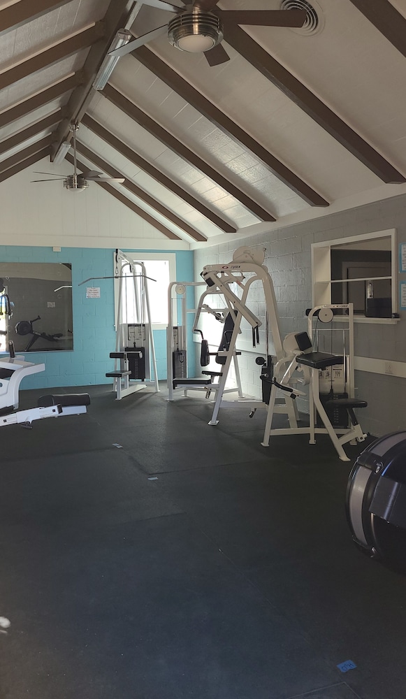 Surrey Resort - photo 13