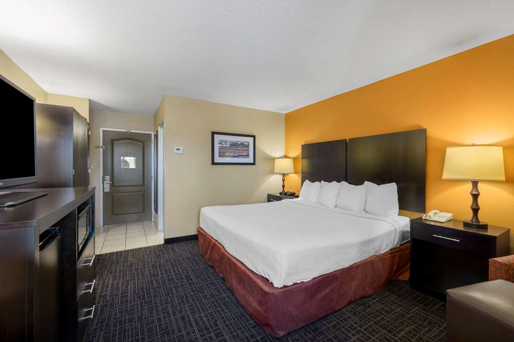 Best Western Plus North Platte Inn & Suites - photo 36