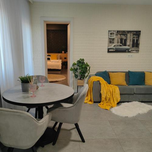Quantum Apartament 58 — 4-Star Luxury Hotel in Craiova, Romania