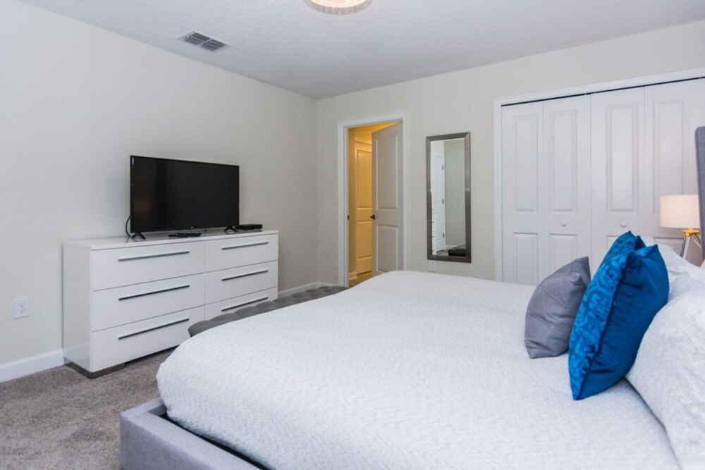 4 Bedrooms 3 Bathrooms Storey Lake 4809 Ll - photo 6