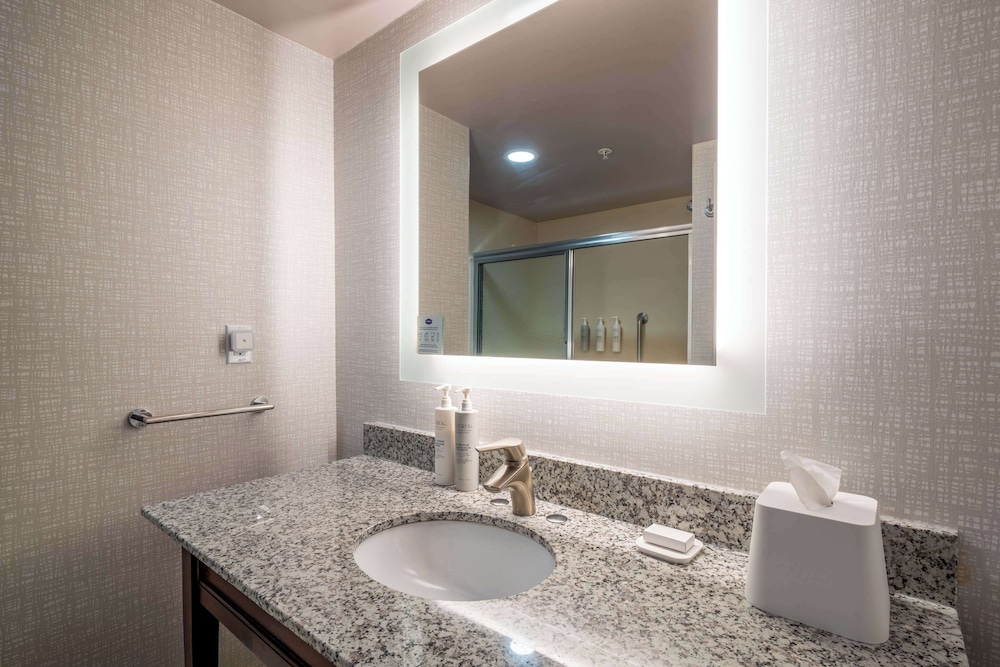 Hampton Inn Dahlgren - photo 23