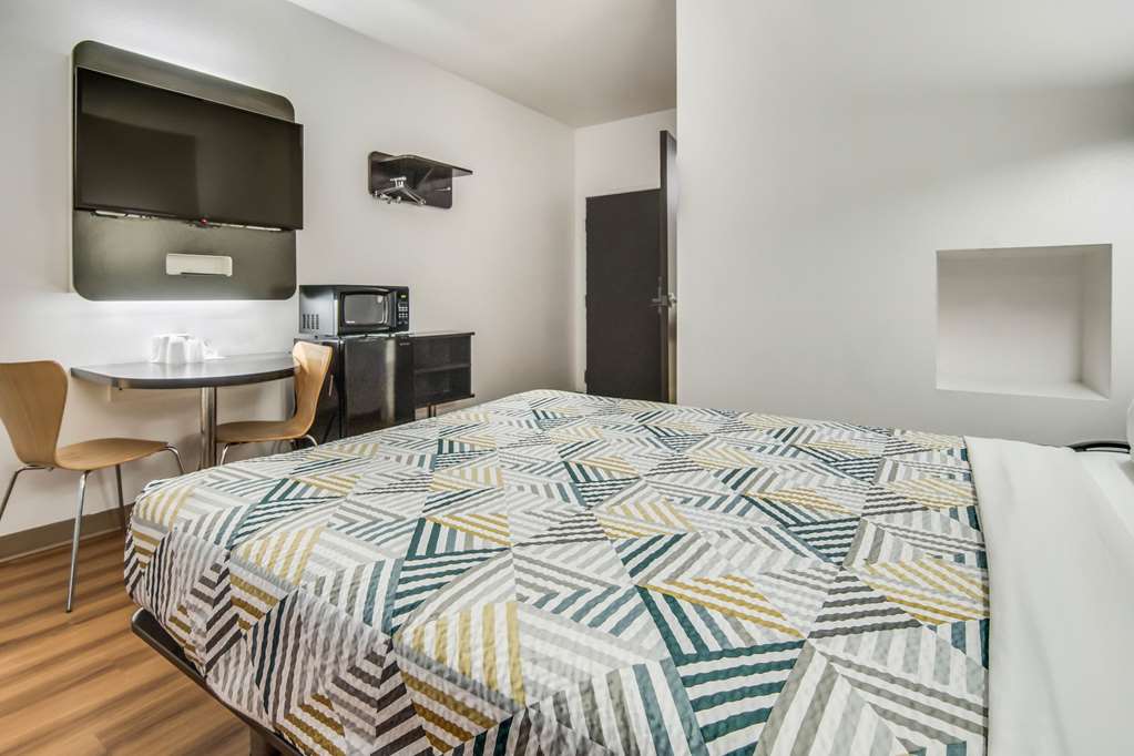 Motel 6 Cleburne TX - photo 11