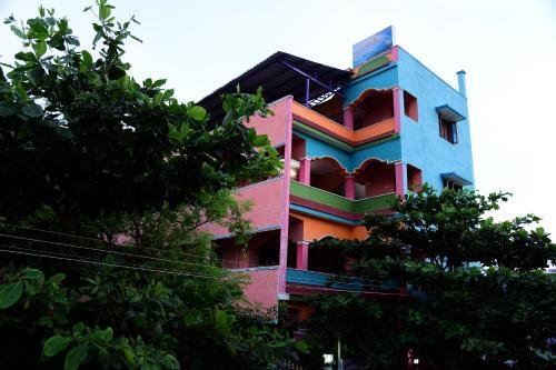 Rainbow Guest House — 4-Star Luxury Hotel in Tiruvannamalai, India