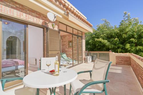 Apartamento OmbA — 4-Star Luxury Hotel in La Herradura, Spain