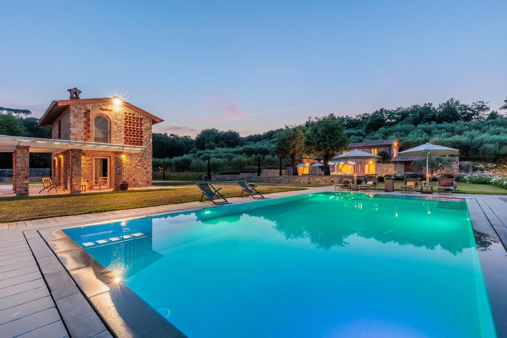 Nonno Giulivo Farmhouse Tuscan Sanctuary — 4-Star Luxury Hotel in Capannori, Italy