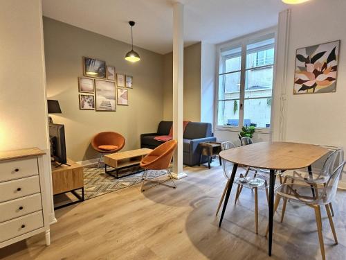 Studio Terrasse Hypercentre Neuf Rdc — Laon