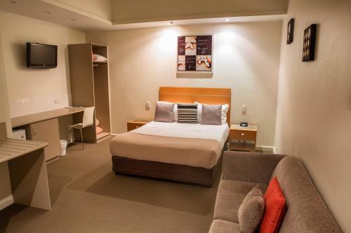 Burkes Hotel Motel - carbon neutral hotel in Yarrawonga