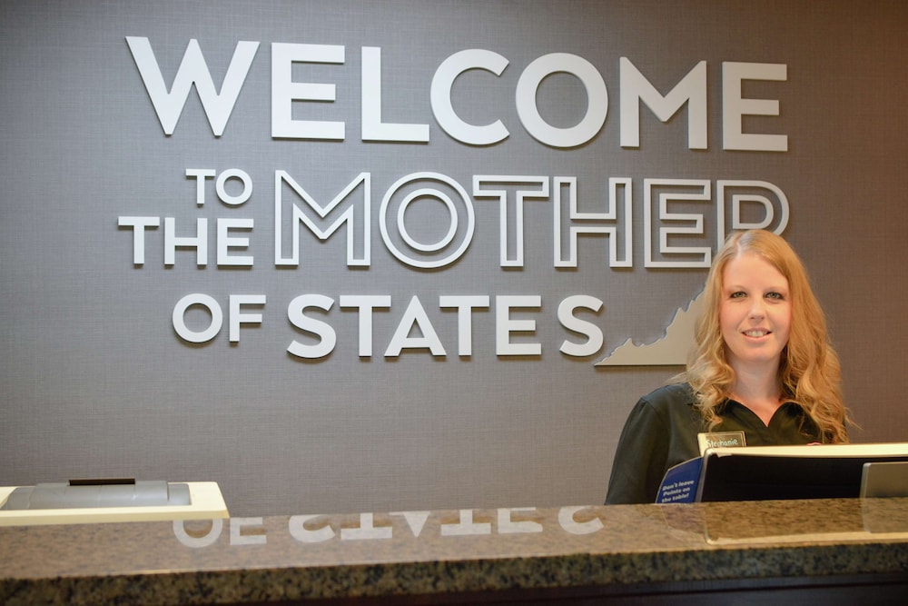 Hampton Inn Salem East Electric Road - photo 4