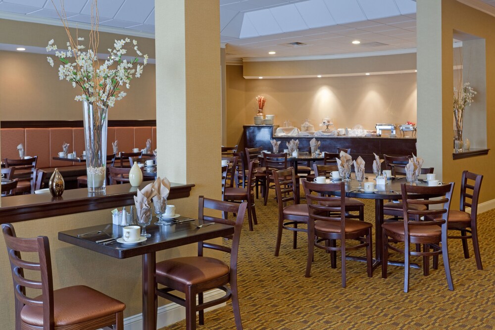 Holiday Inn Hotel & Suites Boston Peabody by IHG - photo 23