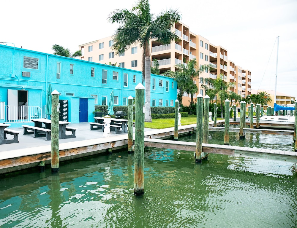 The Bayside Inn & Marina - photo 40