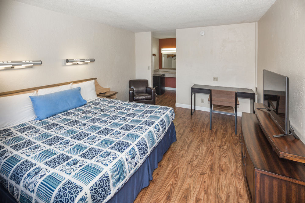 San Jose Airport Inn - photo 22