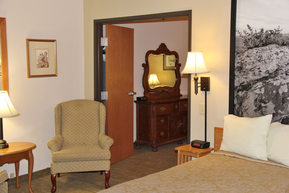 Homestead Inn and Suites - photo 17
