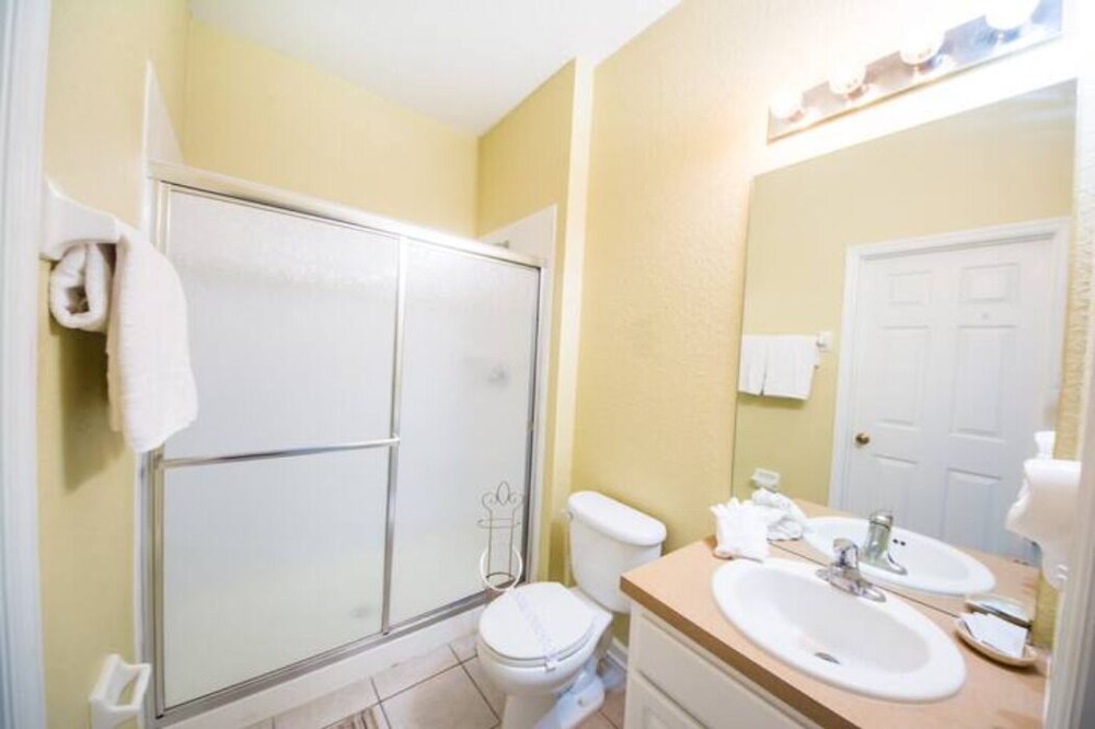 3BR Windsor Hills Townhome 7671 by OVRH VR - photo 22