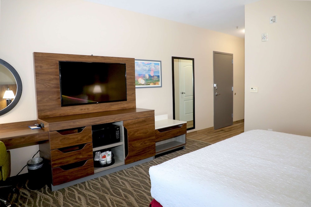 Hampton Inn Ellensburg - photo 7
