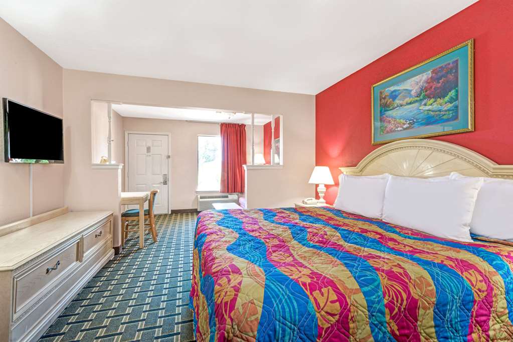 Days Inn & Suites by Wyndham Osceola AR - photo 8