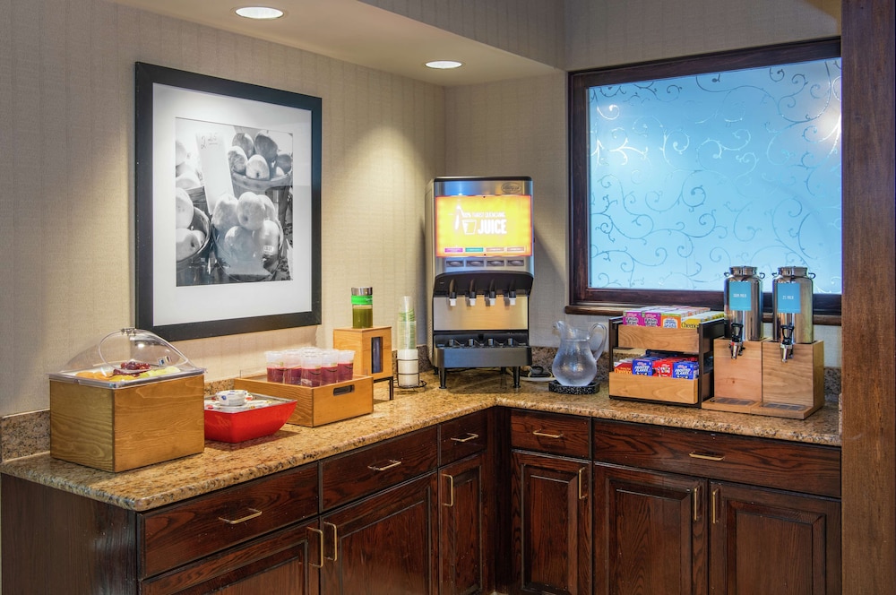 Hampton Inn Erie South - photo 37