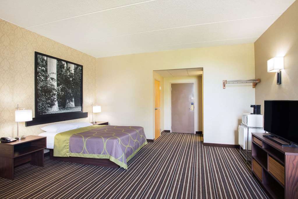 Super 8 by Wyndham Plattsburgh - photo 12