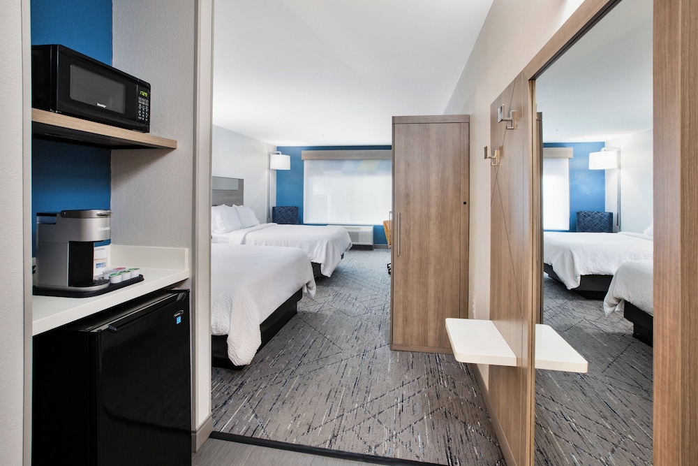 Holiday Inn Express & Suites W. Monroe by IHG - photo 7