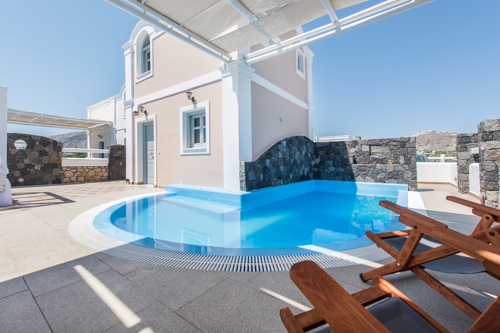 Secret Earth Santorini — 4-Star Luxury Hotel in Fira, Greece