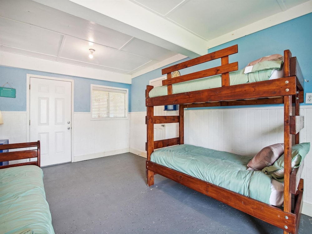 Casa Hermosa by Ryson Vacation Rentals — 4-Star Luxury Hotel in Galveston, United States