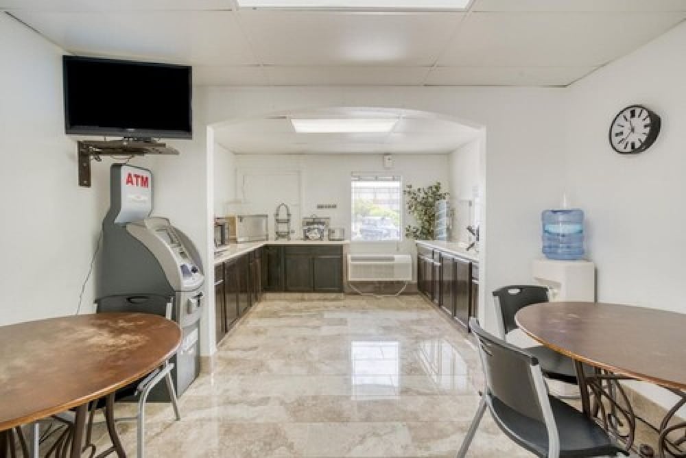 OYO Hotel San Antonio Lackland Air Force Base West - photo 26